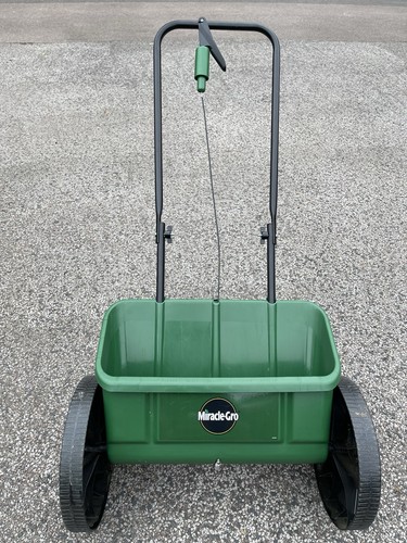Miracle gro garden lawn - gro,
